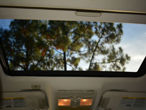 Used 2008 INFINITI M45 w/ Technology Pkg image 13