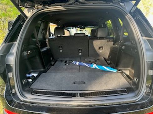 Used 2023 Jeep Grand Cherokee L Laredo RWD image 9