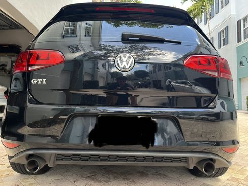 Used 2017 Volkswagen GTI S image 10