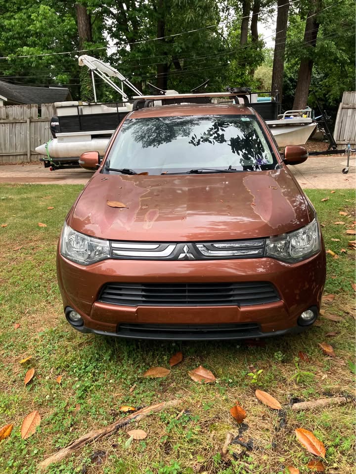 Used 2014 Mitsubishi Outlander SE AWD/4WD image 16
