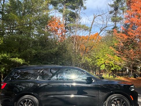 Used 2023 Dodge Durango SXT w/ SXT Blacktop Group image 5
