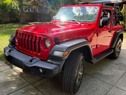 Used 2018 Jeep Wrangler Sport AWD/4WD image 26