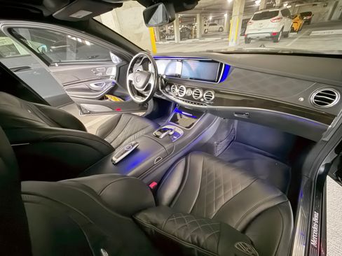 Used 2016 Mercedes-Benz Maybach S 600 image 2