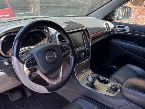 Used 2014 Jeep Grand Cherokee Overland AWD/4WD image 9