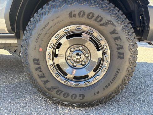 Used 2025 Ford Bronco 2-Door w/ Sasquatch Package image 28