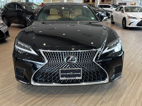 Used 2024 Lexus LS 500 AWD w/ Luxury Package image 6