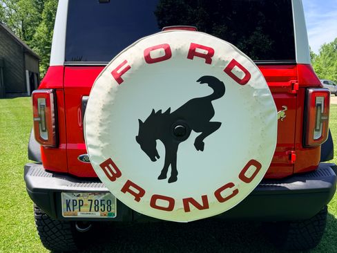 Used 2024 Ford Bronco Heritage Edition AWD/4WD image 8