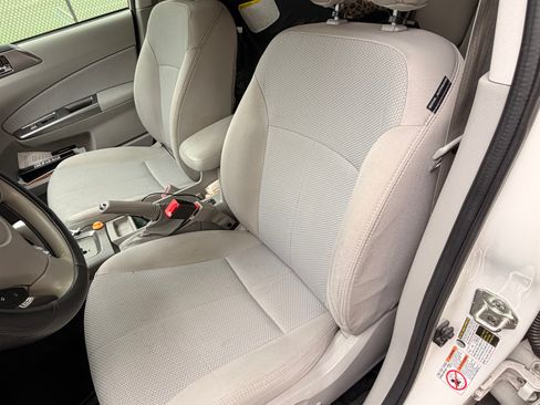 Used 2013 Subaru Forester 2.5X Premium w/ All-Weather Pkg AWD/4WD image 15