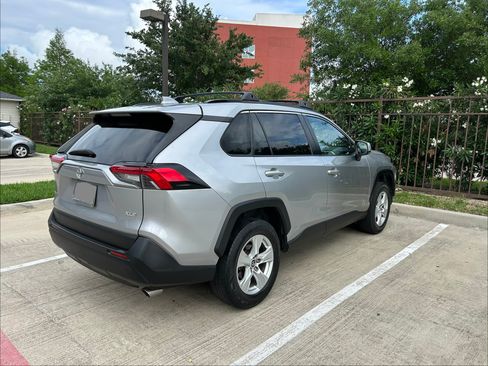 Used 2019 Toyota RAV4 XLE w/ Convenience Package image 6