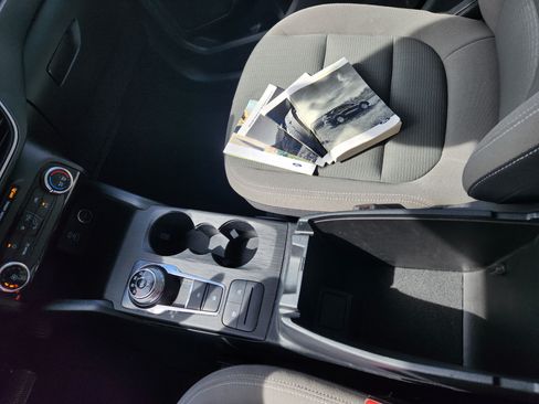 Used 2021 Ford Escape S image 10