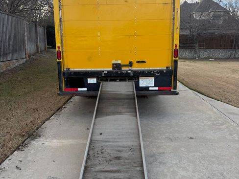 Used 2018 GMC Savana 3500 Extended w/ Driver Convenience Package image 23