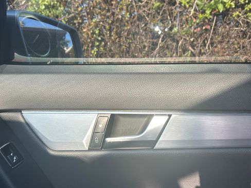 Used 2012 Mercedes-Benz C 250 Sedan image 11