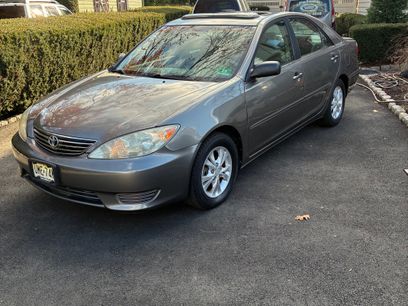 Used 2006 Toyota Camry LE