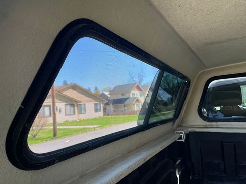 Used 2019 RAM 1500 Classic SLT AWD/4WD image 12
