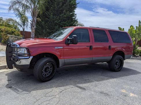 Used 2003 Ford Excursion XLT image 14