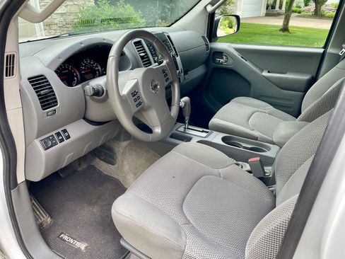 Used 2016 Nissan Frontier SV AWD/4WD image 12