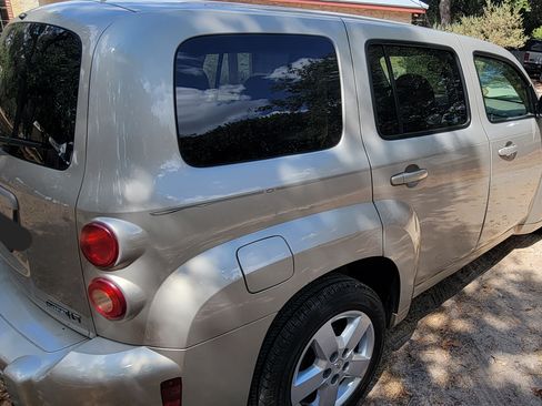 Used 2009 Chevrolet HHR LT image 9