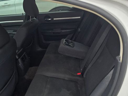 Used 2010 Dodge Charger SXT image 10