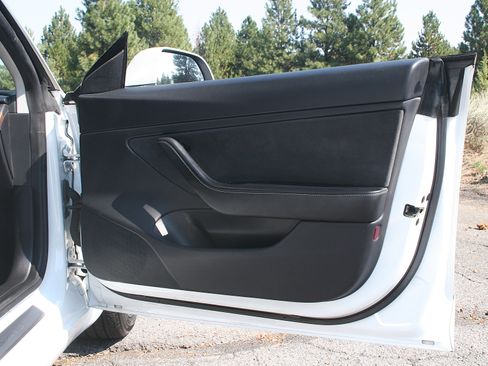 Used 2020 Tesla Model 3 Long Range image 15