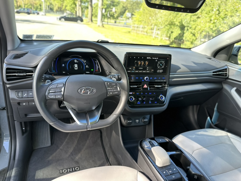 Used 2021 Hyundai Ioniq Limited FWD image 9