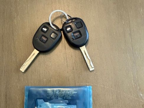 Used 2004 Lexus SC 430 Convertible RWD image 13