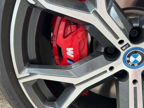 Used 2025 BMW X5 xDrive50e w/ M Sport Package image 15