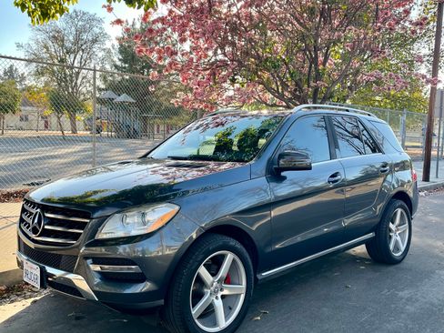 Used 2013 Mercedes-Benz ML 350 ML 350 Sport Utility 4D image 1
