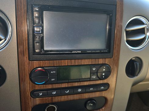 Used 2004 Ford F150 Lariat AWD/4WD image 8