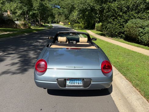 Used 2005 Ford Thunderbird RWD image 9