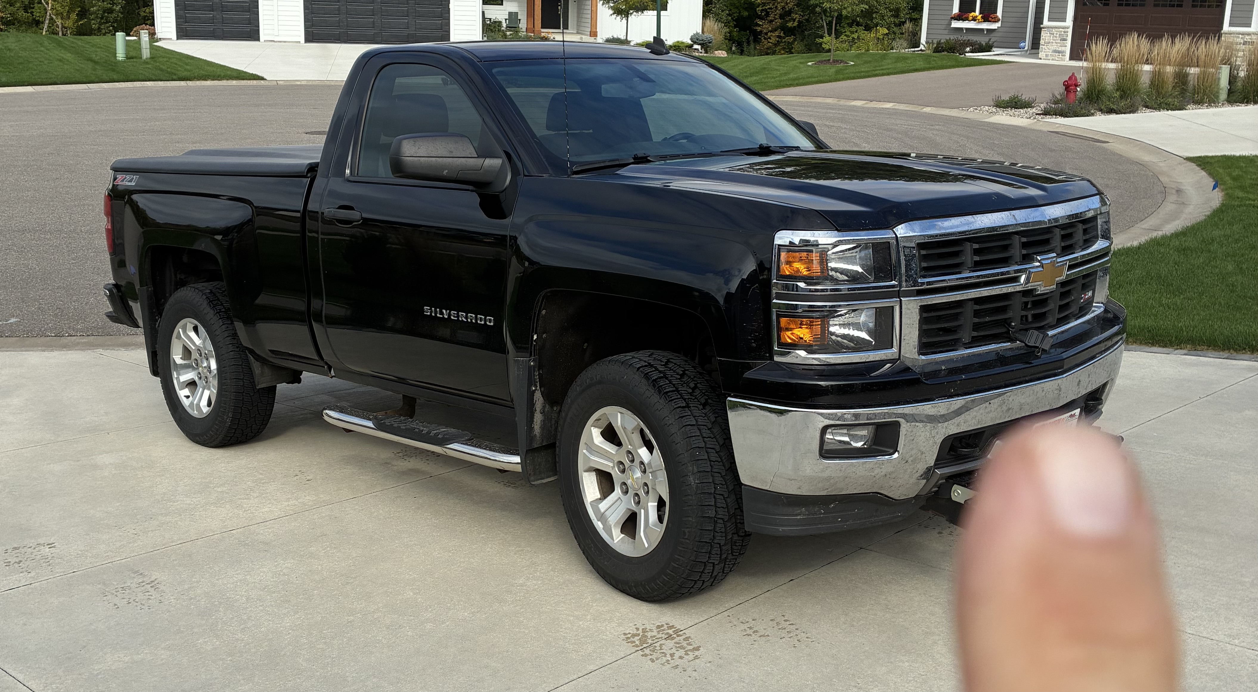 Used 2014 Chevrolet Silverado 1500 LT w/ LT Convenience Package AWD/4WD image 2