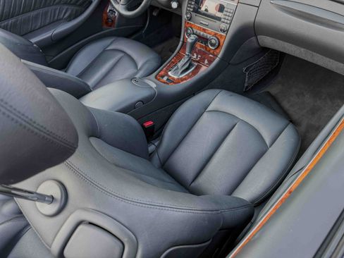 Used 2005 Mercedes-Benz CLK 500 Cabriolet image 22