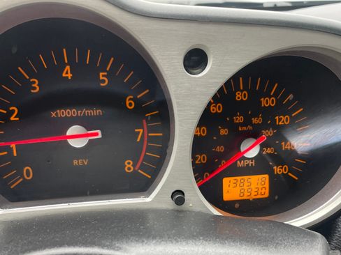 Used 2005 Nissan 350Z Touring RWD image 12