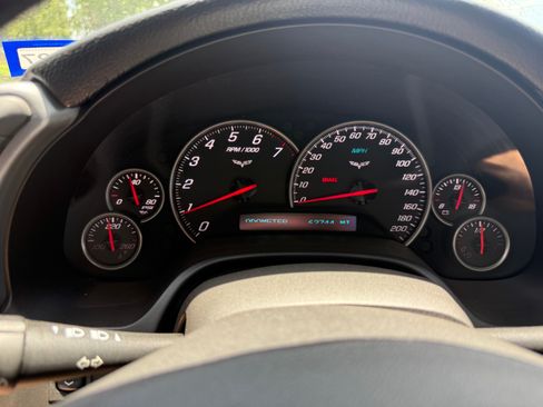 Used 2006 Chevrolet Corvette Convertible w/ Preferred Equipment Group RWD image 21