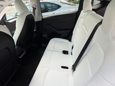 Used 2024 Tesla Model Y Long Range image 8