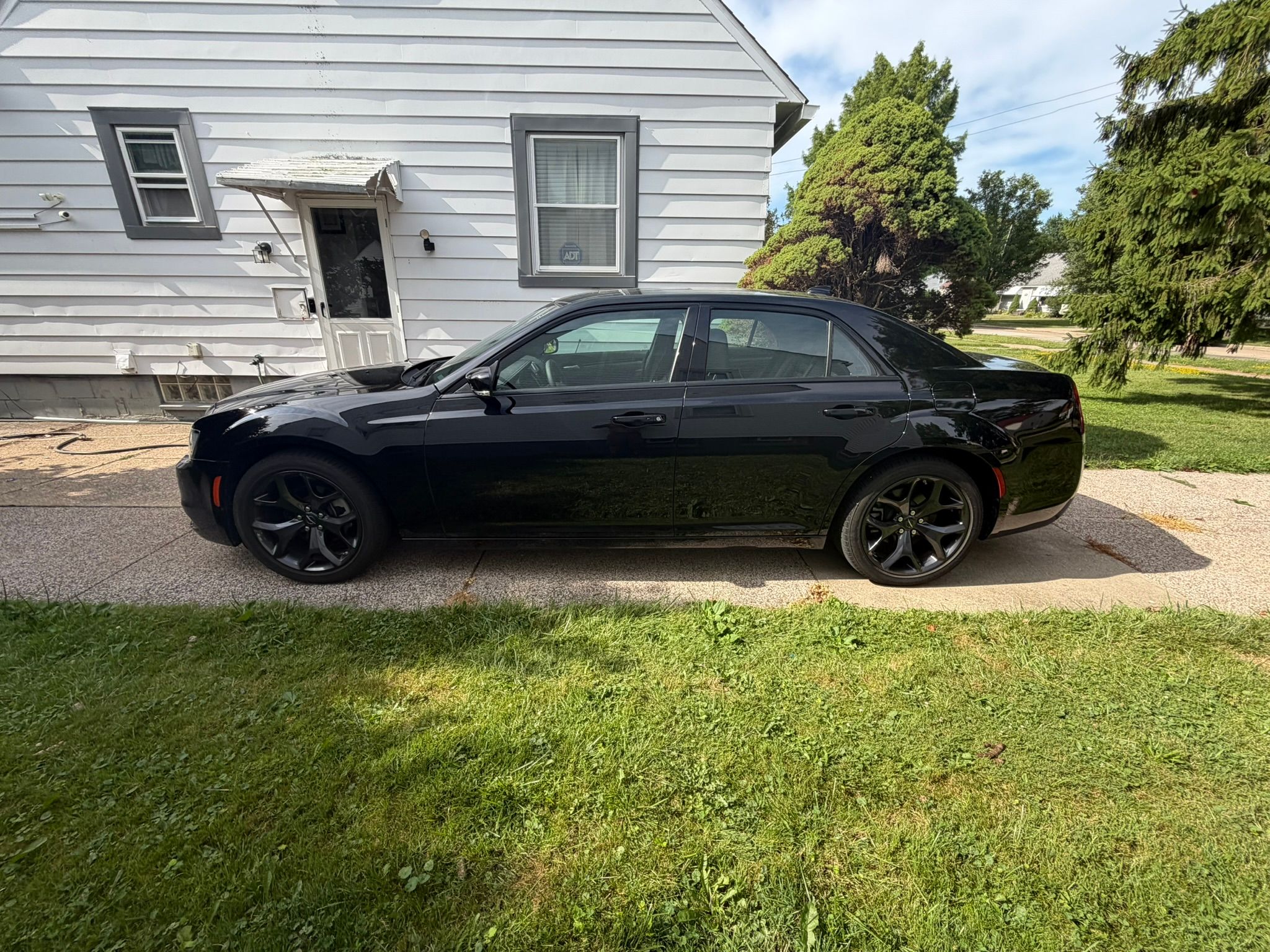 Used 2023 Chrysler 300 S w/ Comfort Group RWD image 5