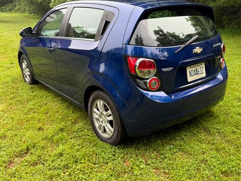 Used 2014 Chevrolet Sonic LT w/ Fun and Sun Package FWD image 6