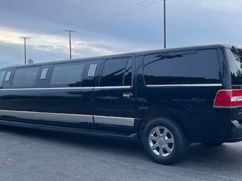 Used 2008 Lincoln Navigator L 2WD image 1