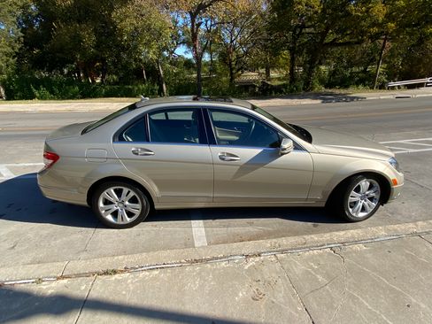 Used 2010 Mercedes-Benz C 300 Sedan image 6