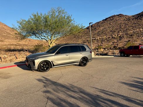 Used 2025 BMW X7 M60i w/ M Sport Professional Package image 6