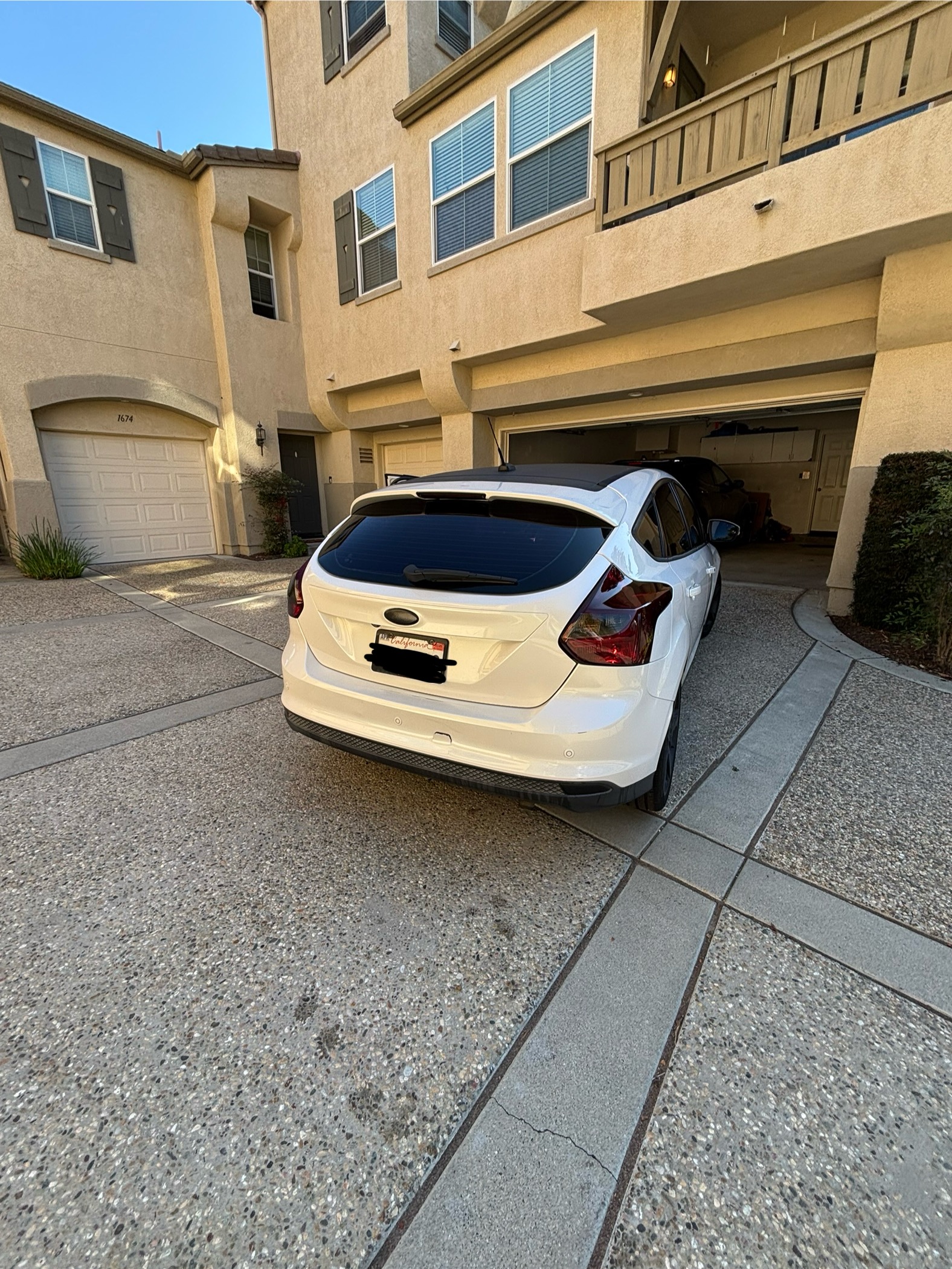 Used 2014 Ford Focus Titanium FWD image 5