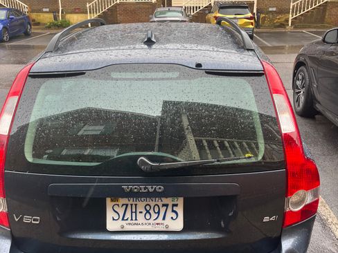 Used 2007 Volvo V50 2.4i image 5