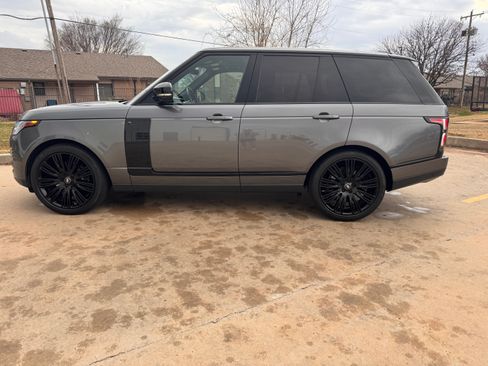 Used 2019 Land Rover Range Rover Supercharged image 2