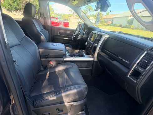 Used 2018 RAM 1500 Laramie w/ Cold Weather Group AWD/4WD image 9