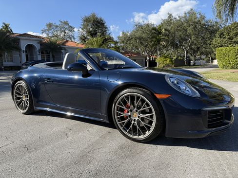 Used 2018 Porsche 911 Carrera 4 image 8