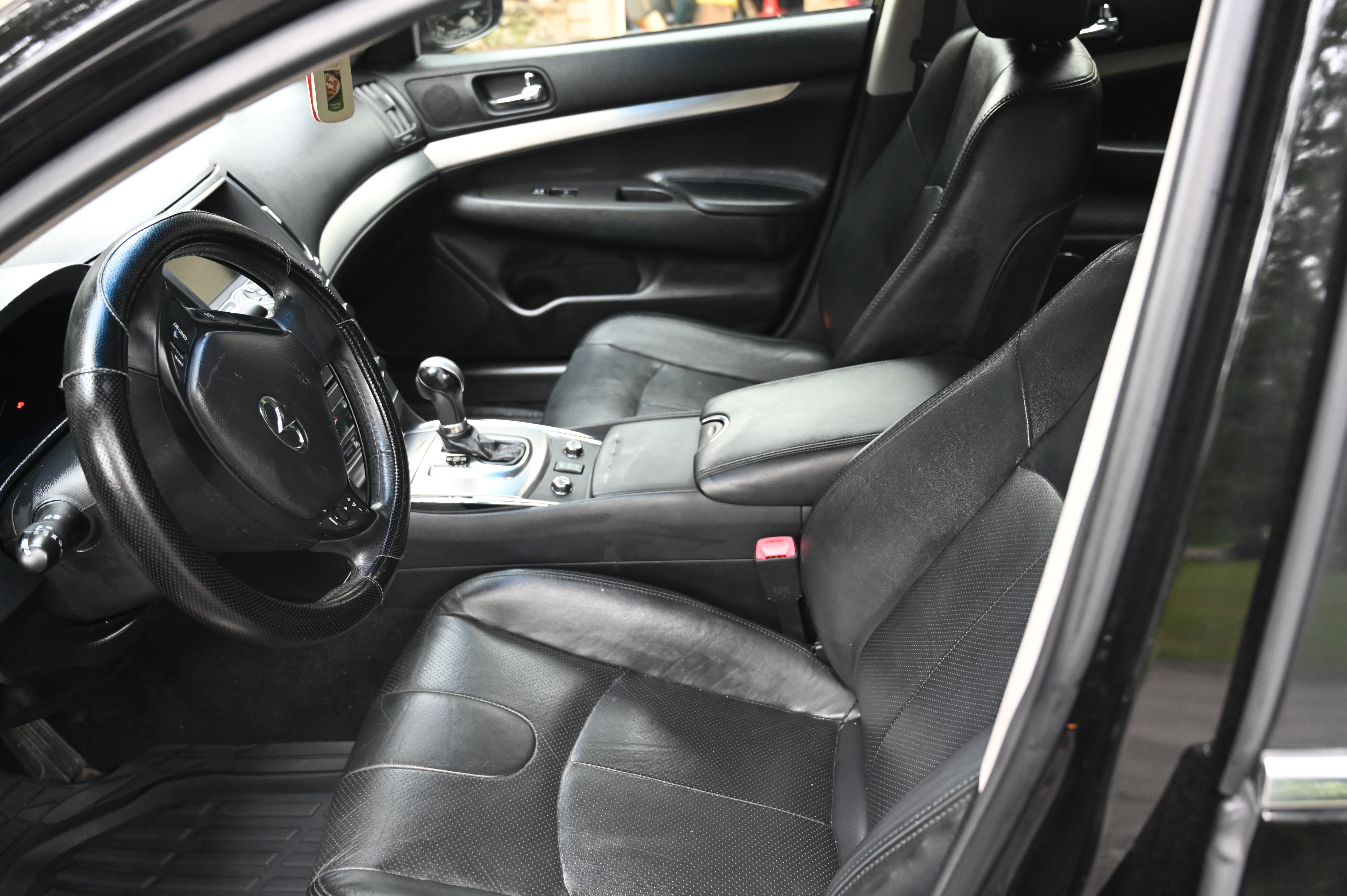 Used 2015 INFINITI Q40 AWD w/ Moonroof Package image 9
