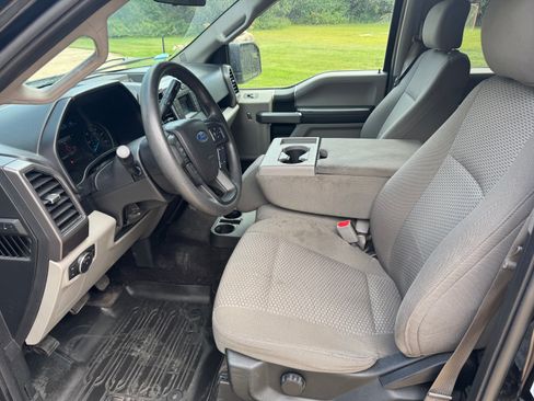 Used 2017 Ford F150 XLT w/ Max Trailer Tow Package image 6