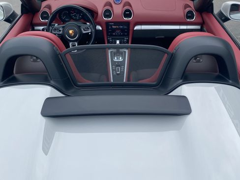 Used 2022 Porsche 718 Boxster Spyder image 18