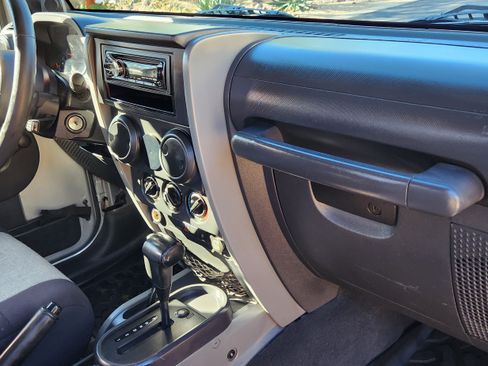 Used 2009 Jeep Wrangler X image 10
