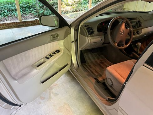 Used 2002 Toyota Camry LE FWD image 5