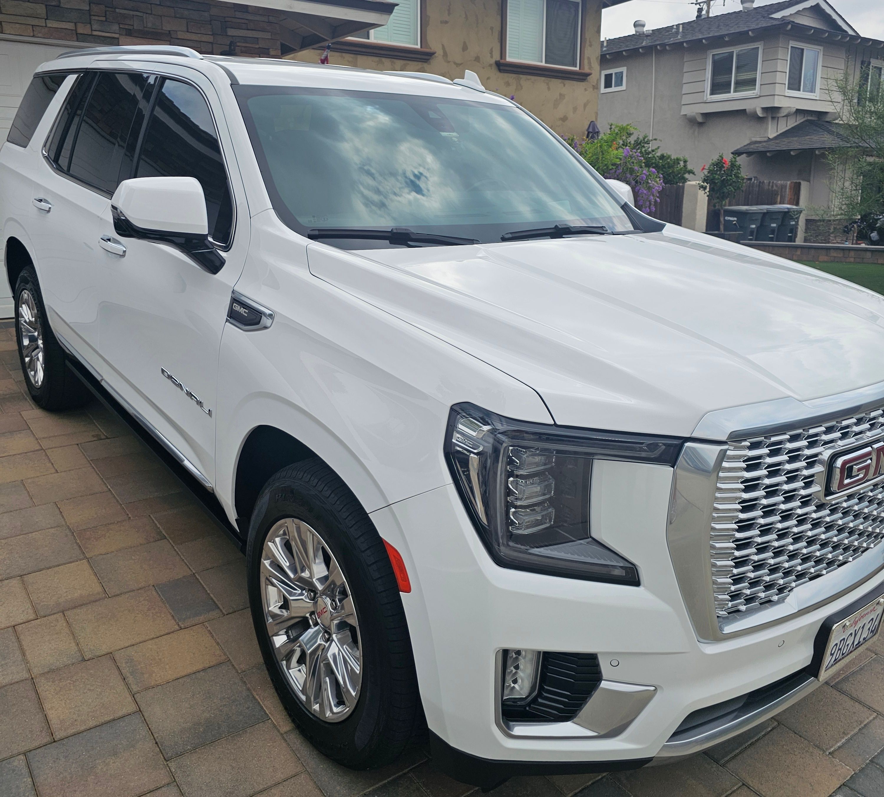 Used 2022 GMC Yukon Denali AWD/4WD image 2